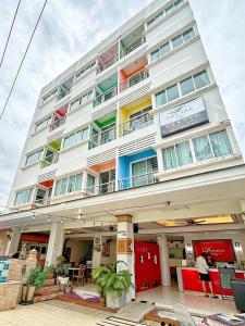 Decare Hotel Patong Weekly Promotion