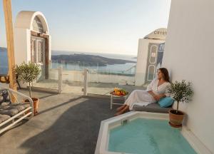Cliff Caldera Modern Suites -Volcano, Sunset & Caldera View