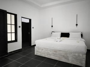 Villas AVEBODI Modern Surf villa Steps to Kuta Beach brand new