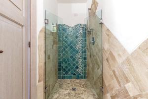 EXCLUSIVE LUXURY & PRESTIGE Sherden