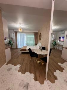 Platinum Studio 303