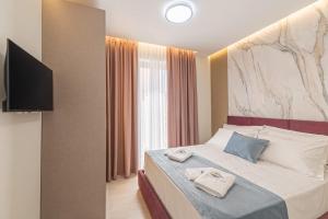 Premium Apartment with Heated Pools - Evianamar III