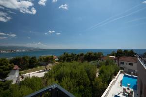 Premium Apartment with Heated Pools - Evianamar III