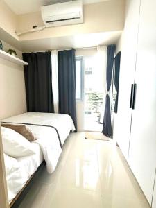 Modern Stays Makati Premium 1 BR at Jazz Residences