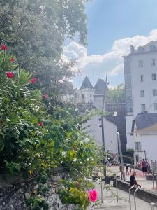 Espace neuf ouvert sur la cité historique