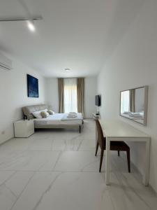 Mostoliva Sea View Studios