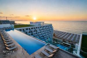 NOVSEE Infinity Pool & SPA