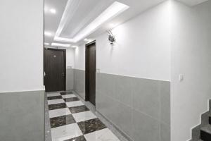 Hotel Almora - Near Delhi Airport, A Block