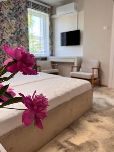 L&B Rooms