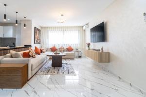 Cozy Studio Parking IPTV AC & near Train Stations