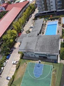 City Center Condo-Walk to Malls & Restaurants