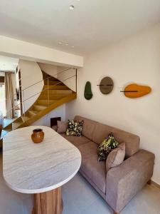 Kostas luxury Sea-View apartments near Airport and Beach