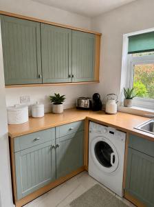 Spring gardens home, room 4