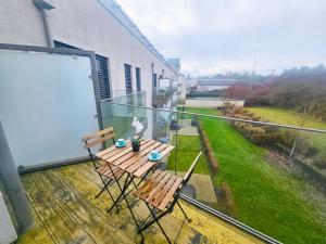 Sunny Apartment w terrace&parking spaces