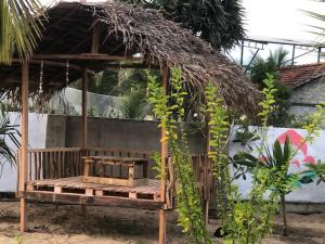 Thambili cabanas whisky point
