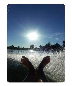 Les pieds dans leau Tente transparente