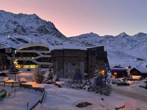 Val Thorens 4 flocons or, 42 m2, terrasse sud avec vue sur les glacier