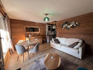 Val Thorens 4 flocons or, 42 m2, terrasse sud avec vue sur les glacier