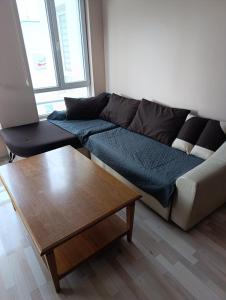 SM56 One Bedroom Apartment with Balcony