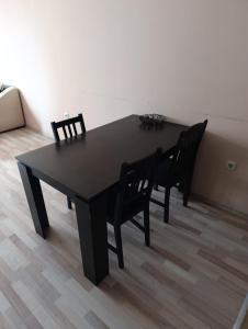 SM56 One Bedroom Apartment with Balcony