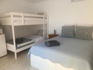 8 Sleeper in El Alamillo