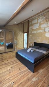 Duplex en Pierre Proche des Arenes