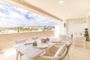 A Estrenar con Terraza Piscina y Parking Gratis