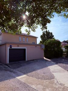 Studio Apartmani ISRA