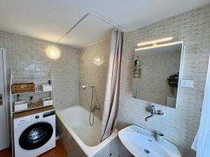 Quiet Ljubljana Suburbs Large Apt and Free Parking