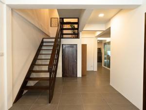 Cozy Local Home with Garden near True Digital Park
