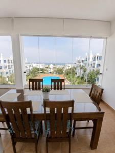 Spacious Apartment with views to sea and pool Kabila vista Families only