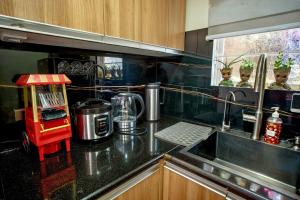 Cozy Antipolo Condo Staycation WiFi Free Parking