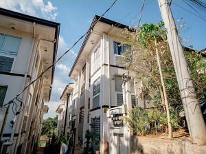 Cozy Antipolo Condo Staycation WiFi Free Parking