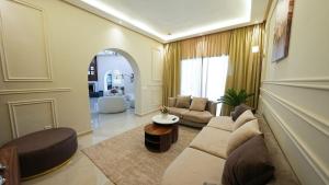 Luxury 5BR Villa with Private Pool, Large Garden & 5 Min to Marrakech Center