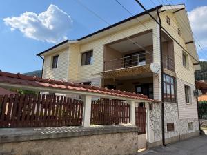 Sunny House