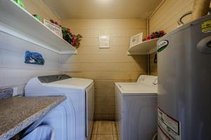 #5 Sunny Midtown Skyline Cool Comfy Affordable