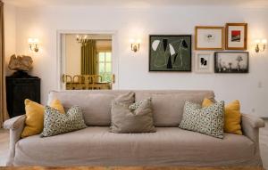Relaxed Mediterranean Living With A Private Garden & Beachside Location