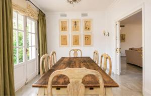 Relaxed Mediterranean Living With A Private Garden & Beachside Location