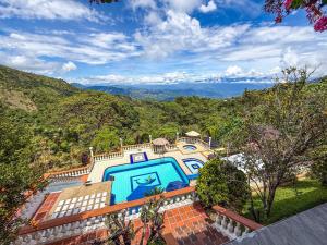 Finca Marly, descanso en la montaña para grupos grandes
