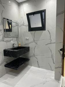 Suite parentale et 2 chambres Luxe Moderne a 5 min de la plage