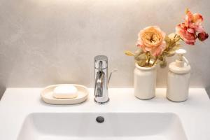 Sheffel Courtyard Residences - Signature Studio