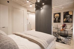 Sheffel Courtyard Residences - Elite Studio