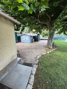 Le Cabanon de Gégé, a peaceful oasis with a swimming pool
