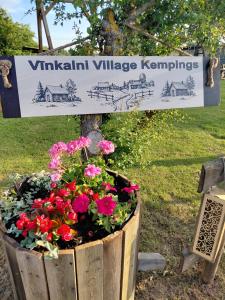 Vīnkalni Village kempings