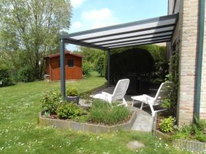 Lovely bungalow with garden
