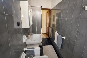 -Luxury Sea View Apartmen- Beachfront Escape