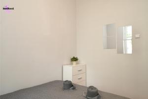 MMRent Snug Room