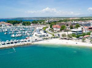 Borique Seafront Residences - Garden