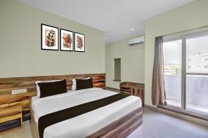 Hotel O GK Grand