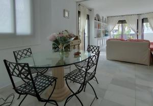 Puerto Banús, 1 dormitorio, 3 plazas, piscinas y parking, Ubicacion optima